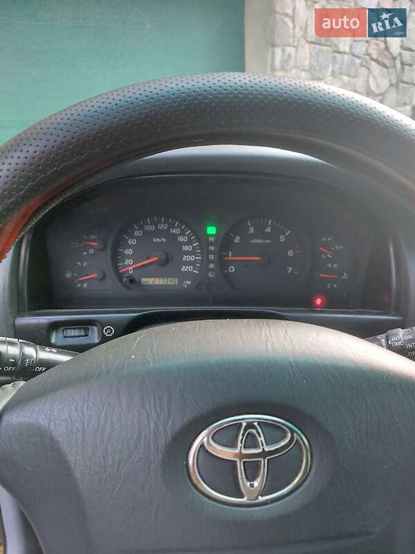 Внедорожник / Кроссовер Toyota Land Cruiser 2002 в Полтаве