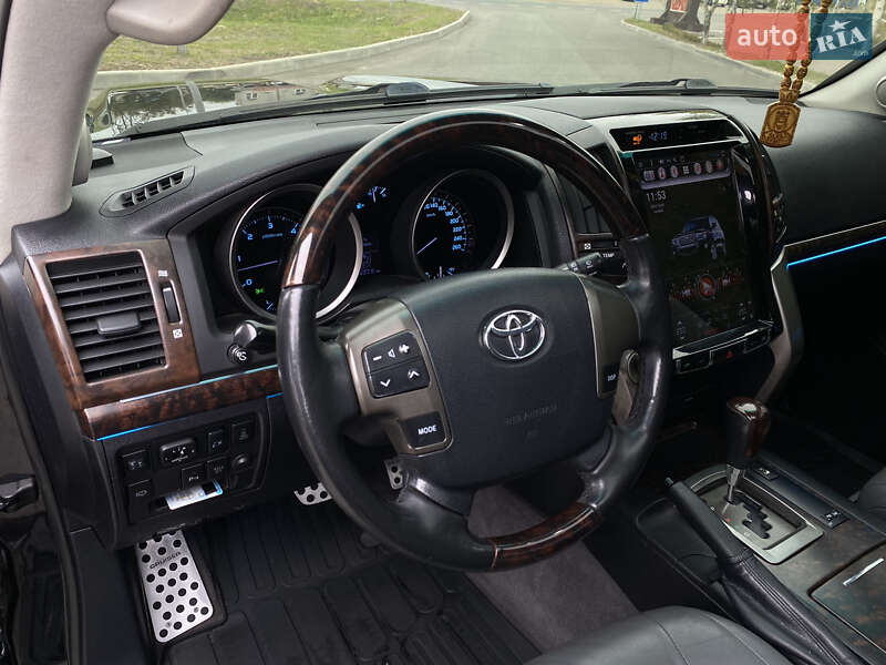 Внедорожник / Кроссовер Toyota Land Cruiser 2008 в Смеле