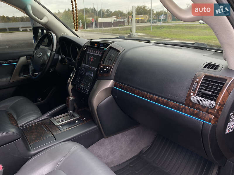 Внедорожник / Кроссовер Toyota Land Cruiser 2008 в Смеле