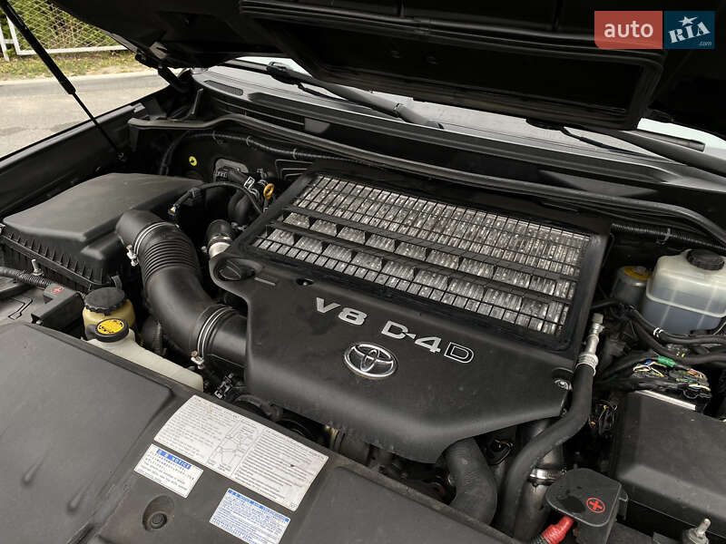 Внедорожник / Кроссовер Toyota Land Cruiser 2008 в Смеле