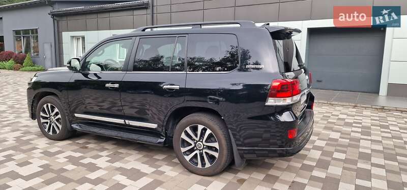 Внедорожник / Кроссовер Toyota Land Cruiser 2019 в Обухове