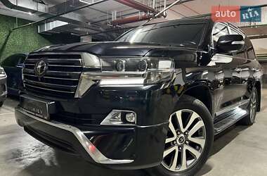 Внедорожник / Кроссовер Toyota Land Cruiser 2017 в Киеве