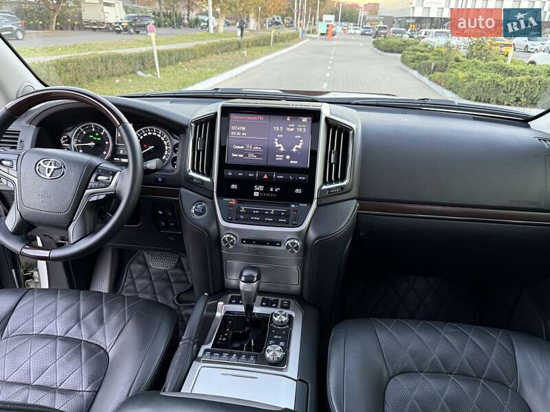 Внедорожник / Кроссовер Toyota Land Cruiser 2018 в Одессе фото 33 Внедорожник / Кроссовер Toyota Land Cruiser 2018 в Одессе