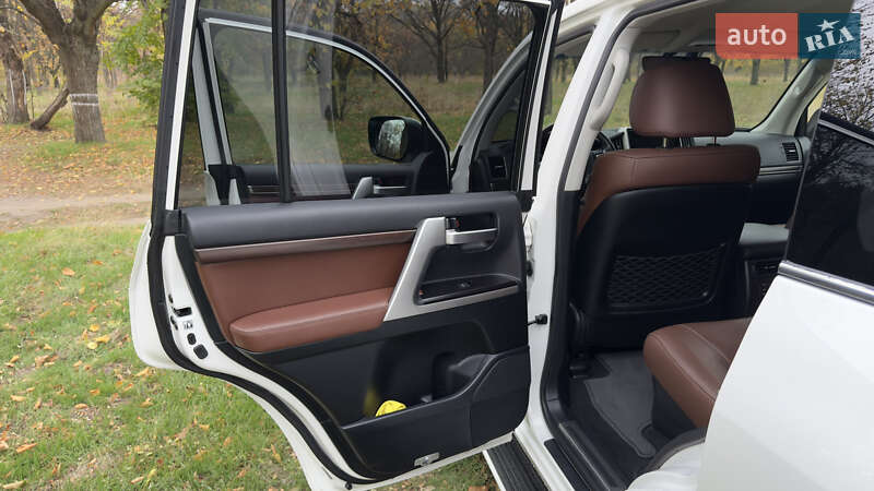 Внедорожник / Кроссовер Toyota Land Cruiser 2019 в Днепре