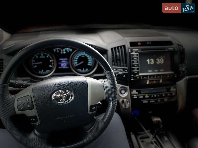Внедорожник / Кроссовер Toyota Land Cruiser 2008 в Киеве