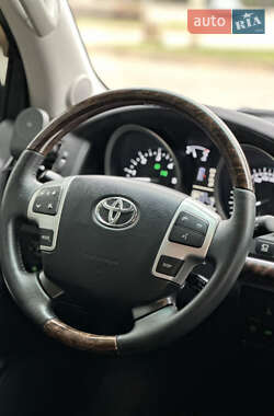 Внедорожник / Кроссовер Toyota Land Cruiser 2014 в Киеве