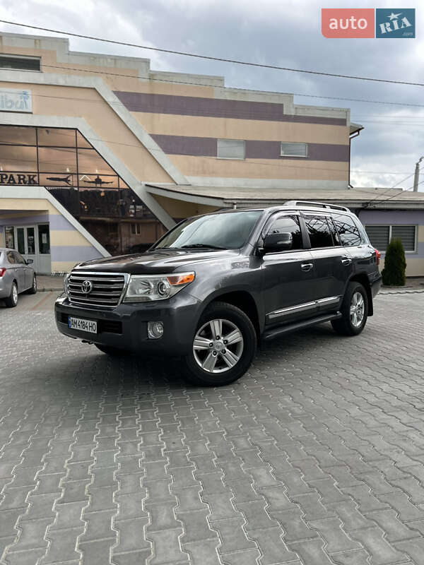 Toyota Land Cruiser 2013