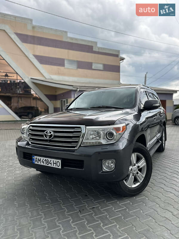 Позашляховик / Кросовер Toyota Land Cruiser 2013 в Радомишлі