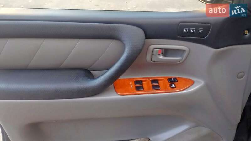 Позашляховик / Кросовер Toyota Land Cruiser 2003 в Києві