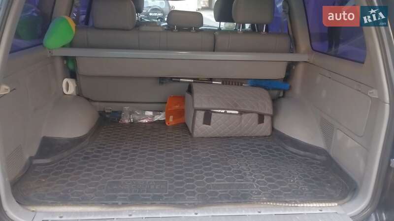 Позашляховик / Кросовер Toyota Land Cruiser 2003 в Києві