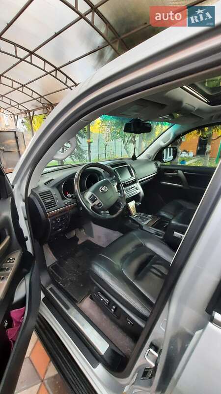 Позашляховик / Кросовер Toyota Land Cruiser 2011 в Києві