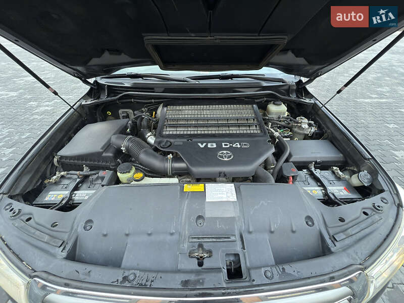 Внедорожник / Кроссовер Toyota Land Cruiser 2008 в Черновцах