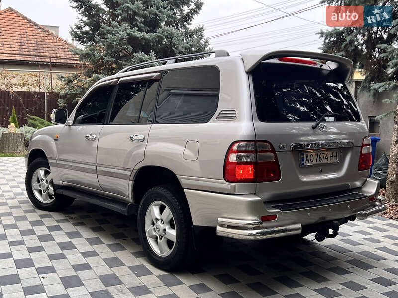 Позашляховик / Кросовер Toyota Land Cruiser 2003 в Мукачевому