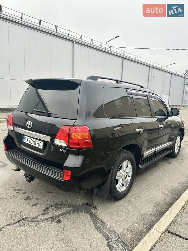 Внедорожник / Кроссовер Toyota Land Cruiser 2012 в Киеве