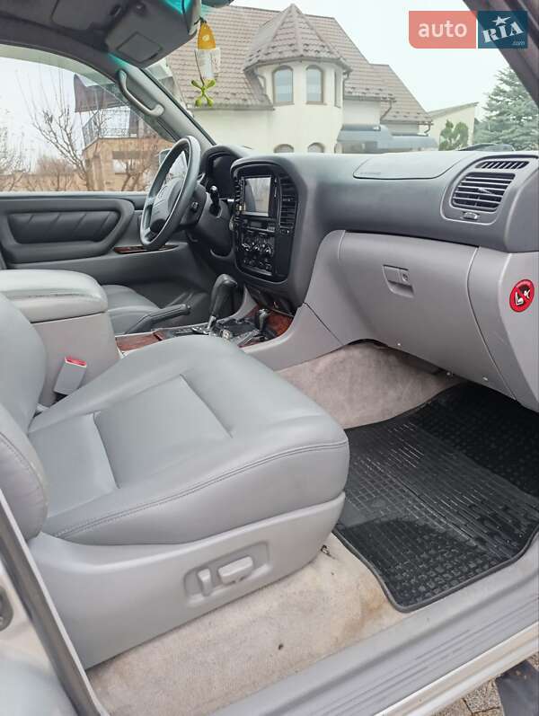 Внедорожник / Кроссовер Toyota Land Cruiser 2001 в Ужгороде