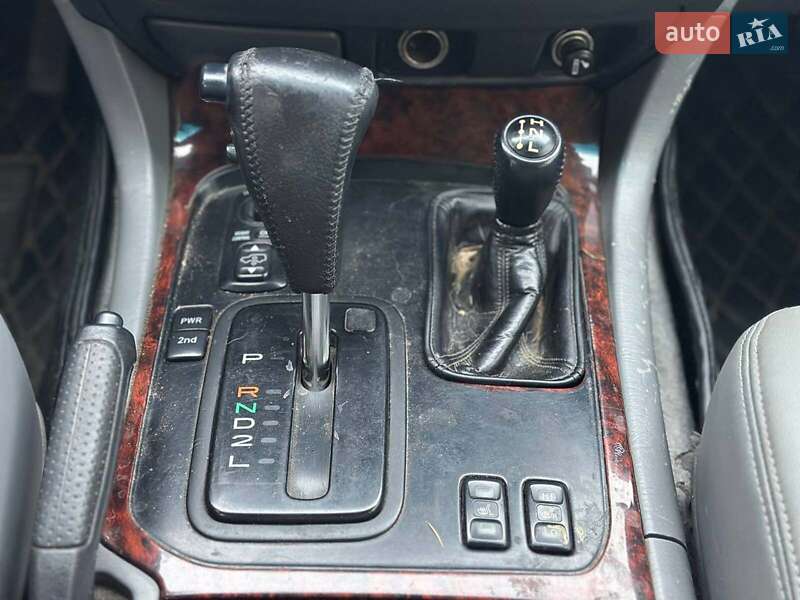 Внедорожник / Кроссовер Toyota Land Cruiser 2001 в Львове