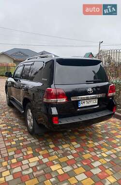 Внедорожник / Кроссовер Toyota Land Cruiser 2011 в Олевске