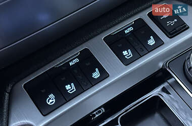 Внедорожник / Кроссовер Toyota Land Cruiser 2019 в 