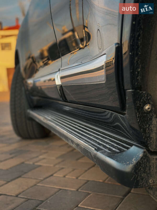 Внедорожник / Кроссовер Toyota Land Cruiser 2012 в Николаеве