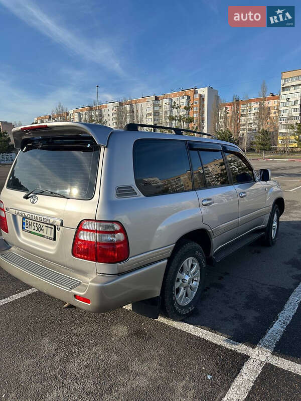 Внедорожник / Кроссовер Toyota Land Cruiser 2005 в Харькове