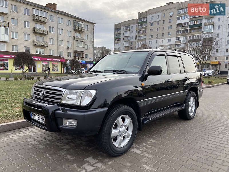 Внедорожник / Кроссовер Toyota Land Cruiser 2005 в Звягеле