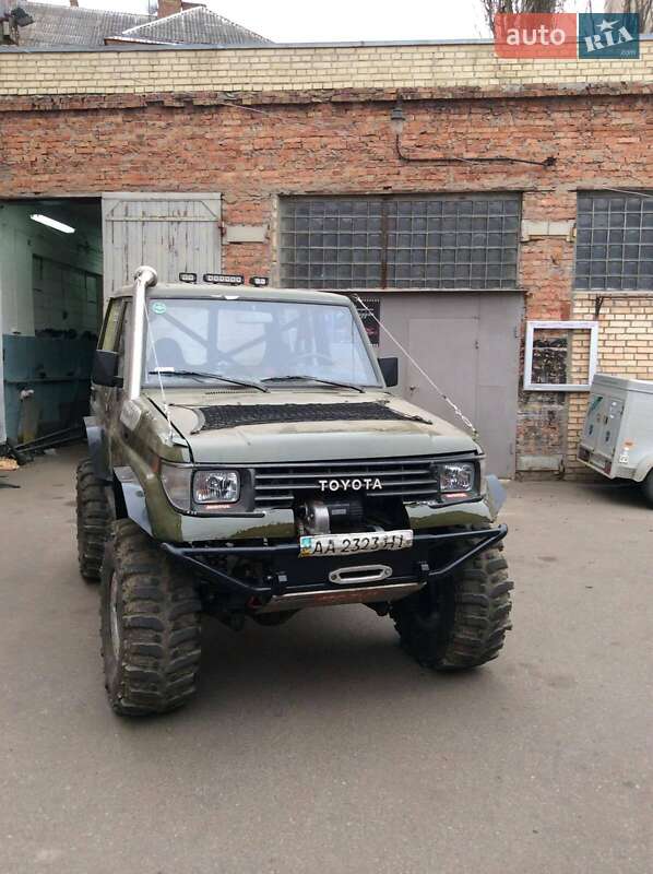 Внедорожник / Кроссовер Toyota Land Cruiser 1995 в 