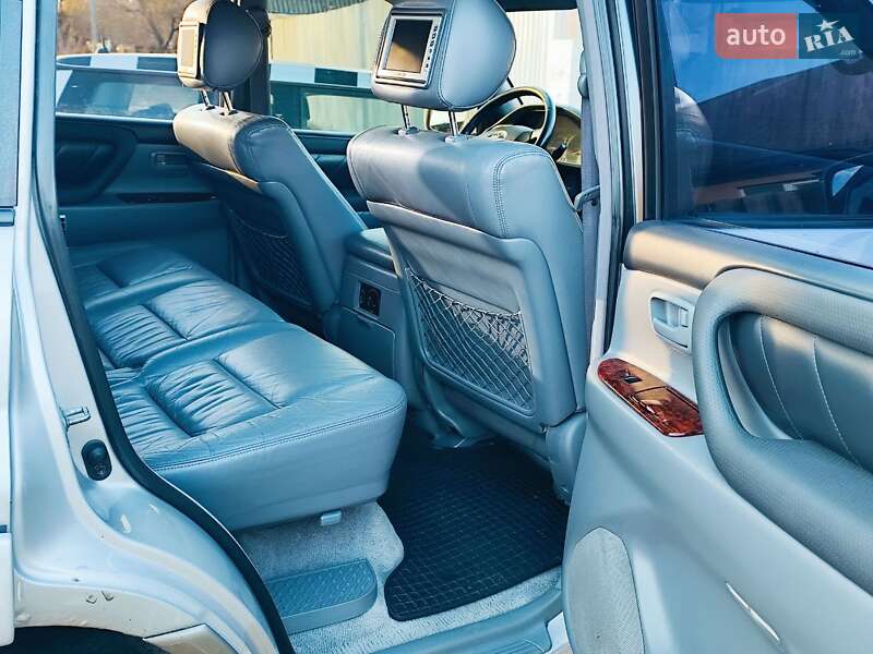 Позашляховик / Кросовер Toyota Land Cruiser 2002 в Дніпрі