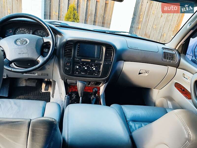 Позашляховик / Кросовер Toyota Land Cruiser 2002 в Дніпрі