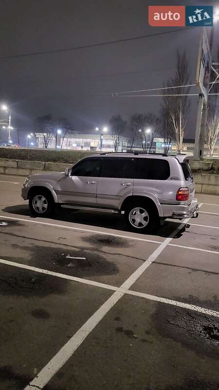 Позашляховик / Кросовер Toyota Land Cruiser 2002 в 