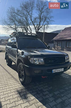 Внедорожник / Кроссовер Toyota Land Cruiser 2002 в Днепре