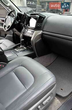 Внедорожник / Кроссовер Toyota Land Cruiser 2008 в 
