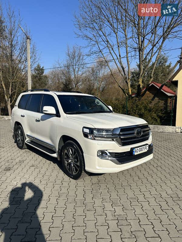 Внедорожник / Кроссовер Toyota Land Cruiser 2019 в Хусте