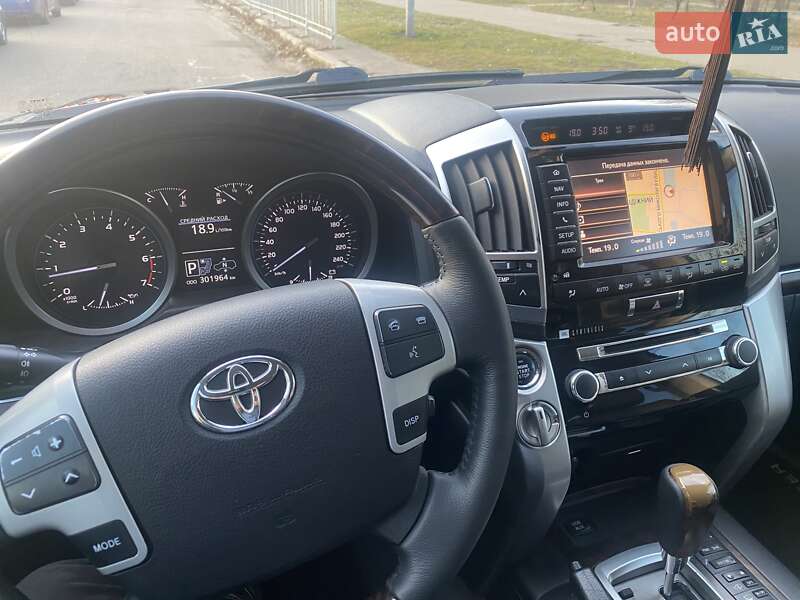 Внедорожник / Кроссовер Toyota Land Cruiser 2012 в Киеве