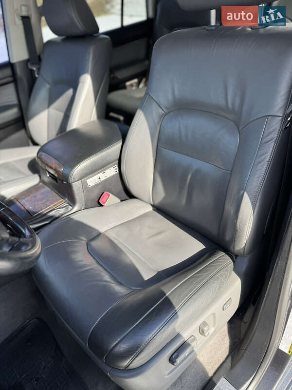 Внедорожник / Кроссовер Toyota Land Cruiser 2010 в Тернополе