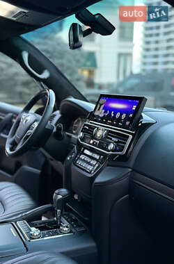 Внедорожник / Кроссовер Toyota Land Cruiser 2008 в 