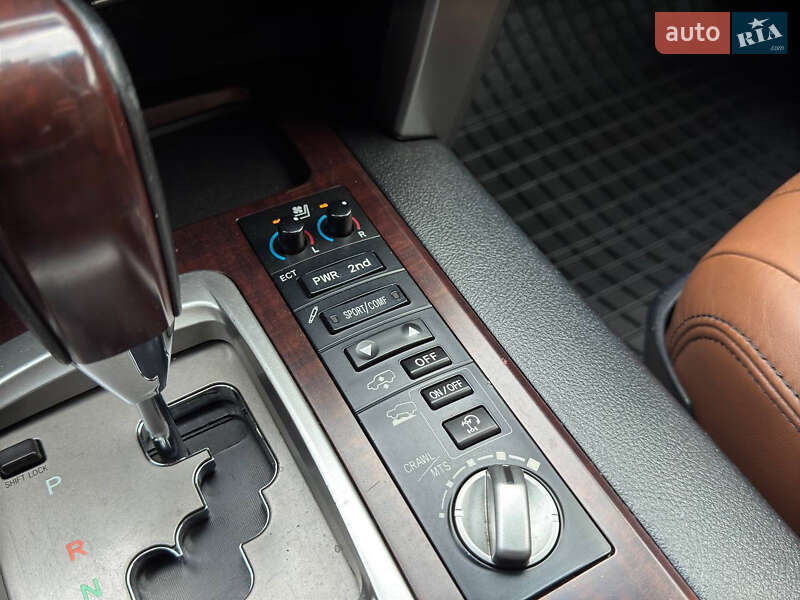 Позашляховик / Кросовер Toyota Land Cruiser 2014 в Рівному