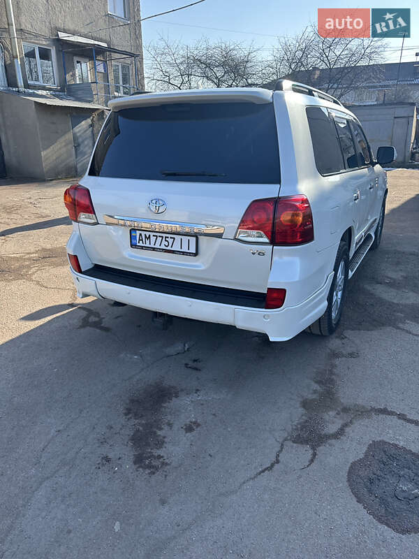 Внедорожник / Кроссовер Toyota Land Cruiser 2013 в Житомире