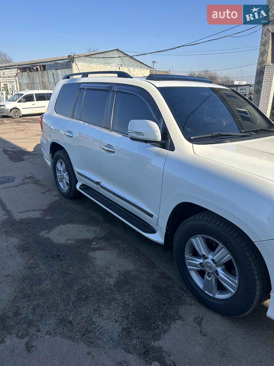 Автомобіль в хорошому стані,Не фарбований 100%Обслужен,не фермерський,полей не видел.Звонить все розповім.Стоит сигналізація с автозапуском,управління з телефоном.