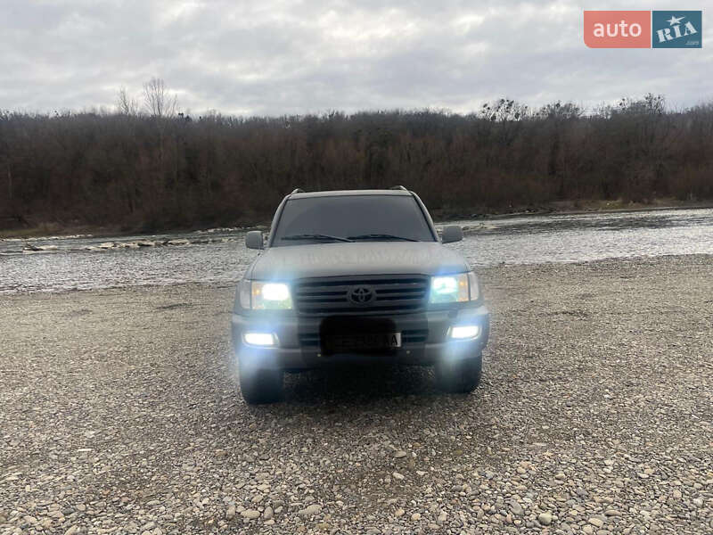 Внедорожник / Кроссовер Toyota Land Cruiser 2002 в Черновцах