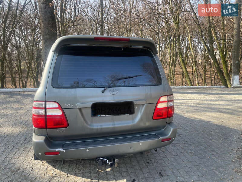 Внедорожник / Кроссовер Toyota Land Cruiser 2002 в Черновцах