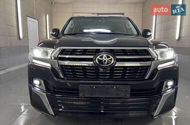 Позашляховик / Кросовер Toyota Land Cruiser 2021 в 
