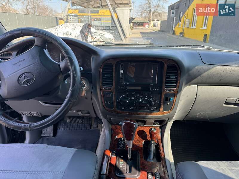 Внедорожник / Кроссовер Toyota Land Cruiser 2001 в Измаиле