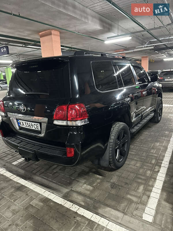 Внедорожник / Кроссовер Toyota Land Cruiser 2009 в Киеве