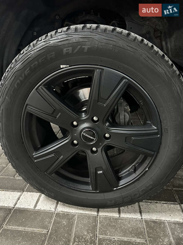 Внедорожник / Кроссовер Toyota Land Cruiser 2009 в Киеве