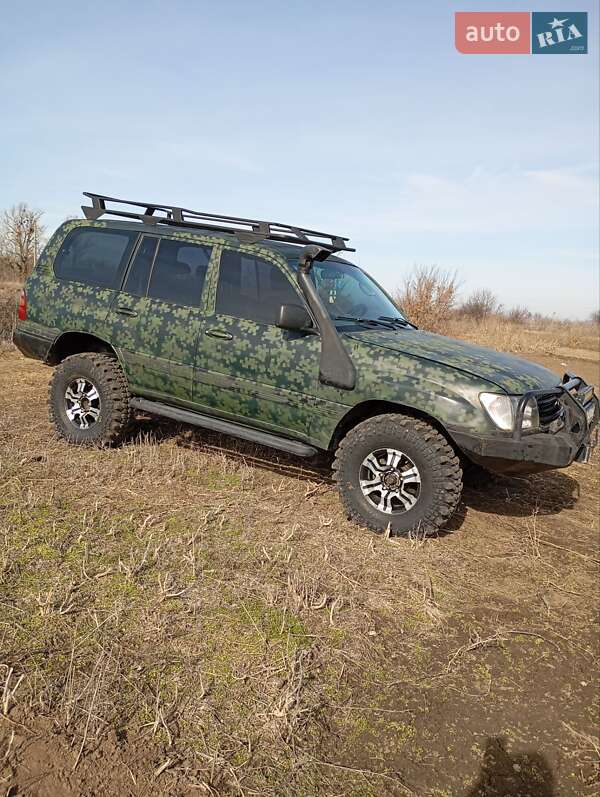 Внедорожник / Кроссовер Toyota Land Cruiser 2000 в Обухове