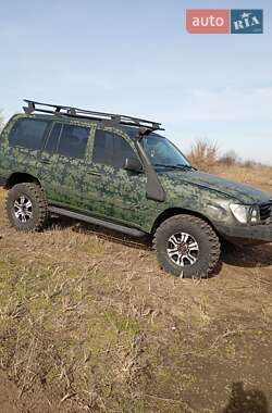 Внедорожник / Кроссовер Toyota Land Cruiser 2000 в 