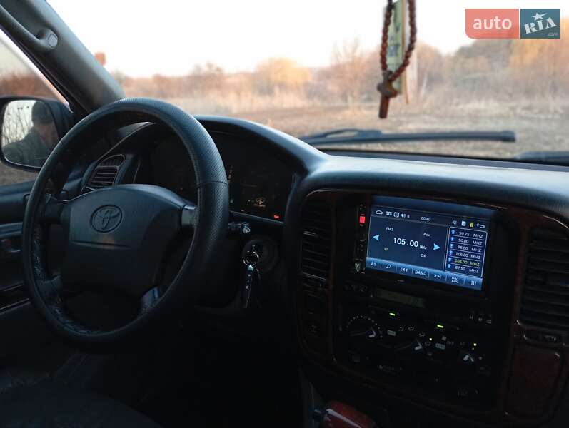 Внедорожник / Кроссовер Toyota Land Cruiser 2000 в Обухове