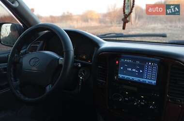 Внедорожник / Кроссовер Toyota Land Cruiser 2000 в 