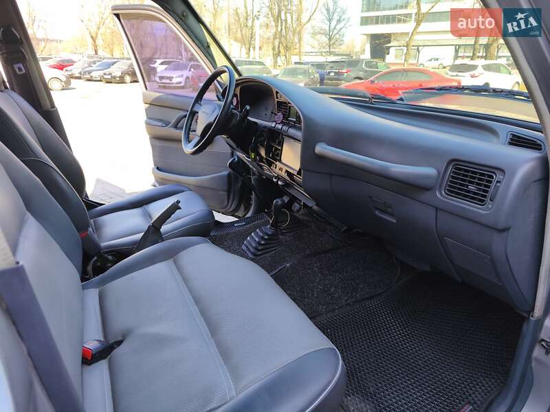 Позашляховик / Кросовер Toyota Land Cruiser 1994 в Дніпрі