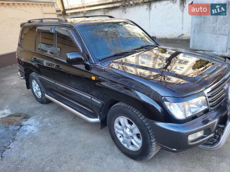 Внедорожник / Кроссовер Toyota Land Cruiser 2005 в Ровно